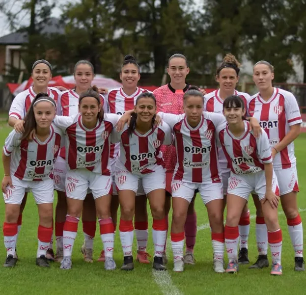 Unión de Santa Fe se perfila para ser uno de los finalistas por un lugar en Primera. (Foto: @unionfemeninooficial)