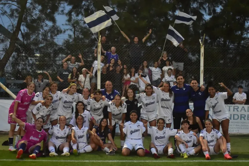 Quilmes venció a Claypole/Somra en su predio en la final de ida por el segundo ascenso de la Primera C. (Foto: @quilmesfemenino)