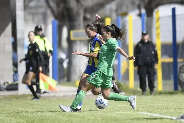 Central perdió con Banfield y descendió a la Primera B. (Foto: rcentralfem)