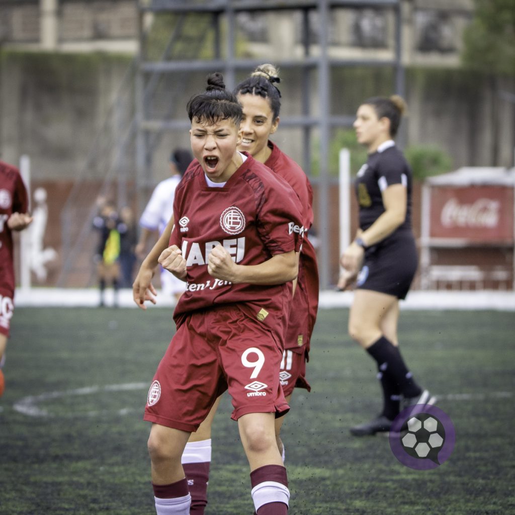 Zoe Centurión festeja su gol para el triunfo de Lanús. (Foto: Juane Cannataro para FutFemgol)