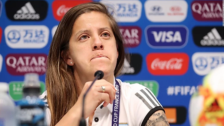 Ruth Bravo: “Solo le ponen pausa al fútbol femenino”